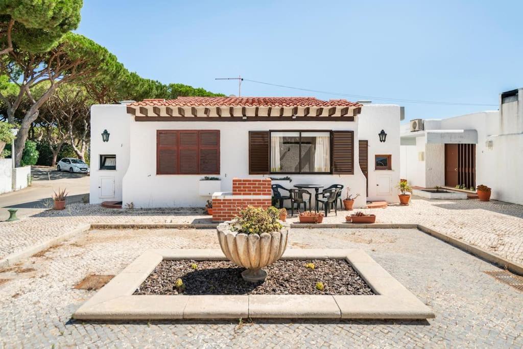 Sunny Villa With Golf Front View Vilamoura Exterior photo